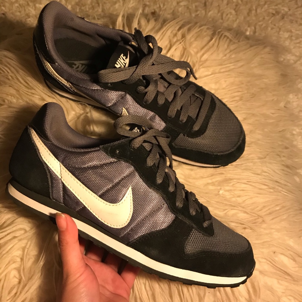 Nike trainers in black/white/grey colorway